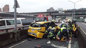 新北市,新店,中安大橋,車禍,射擊選手,安全帶,自撞,傷重,命危