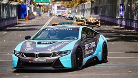 BMW i8安全前導車。（圖／翻攝Formula E網站）