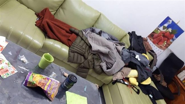電視突然自己打開　翻開衣服堆驚見…