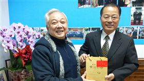 市警局長寒冬送暖　歲末慰問警眷及退警倍感溫馨