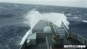 康定軍艦協搜黑鷹直升機　海軍司令部提供