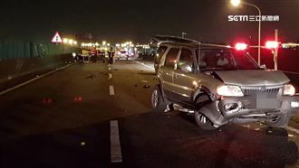 駕駛下車放警示牌　竟遭後方車撞飛