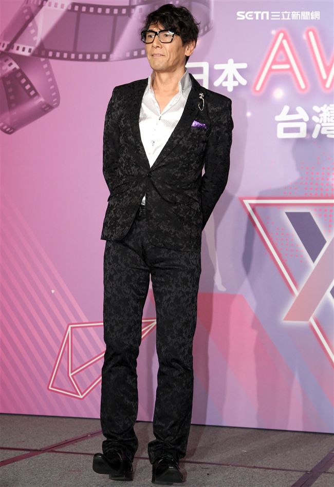 跨時代AV創舉，加藤鷹領軍8位AV女優(葉月美音、早野いちか、伊東紅蘭、蕾つぼみ、枢木みかん、櫻井彩、花咲一杏、柳美憂 柳みゆう)出席日本AVH明星天團前進台灣，讓每個人都可以玩AV。（記者邱榮吉/攝影）