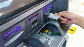 ATM 提款機　銀行　領錢　趨勢科技提供
