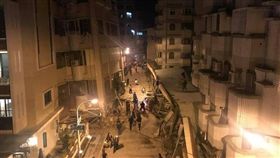 國盛六街1名女老師獲救　花蓮強震已造成2死214傷
（圖／翻攝爆料公社）