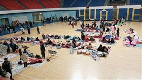 花蓮強震,地震,收容,花蓮小巨蛋,民宿 圖／翻攝自花蓮同鄉會臉書