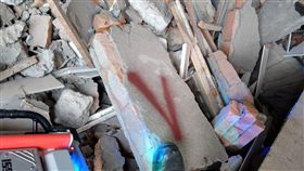 花蓮,強震,搜救隊,雲門翠堤大樓,遺體(圖/翻攝畫面)