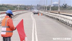 花蓮大橋,錯位,地震。（圖／記者蔡世偉攝）