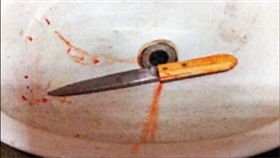 林千任犯案後，將凶刀留屋內逃逸。翻攝照片