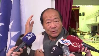 6旬翁逃生遭電視砸頭…家當只剩手機