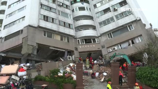 雲翠軟腳樓　住戶質疑火鍋店拆主牆