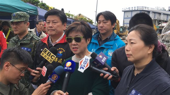 張忠謀妻奔花蓮災區　哽咽承諾幫到底