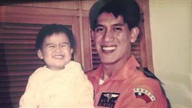 康萬福女兒康汶羽臉書po出跟爸爸的合照／臉書