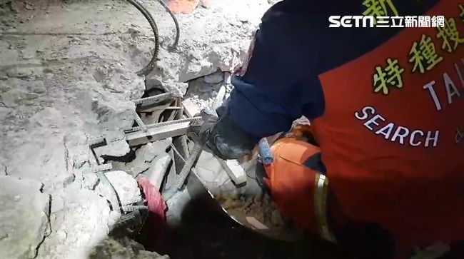 雲翠尋獲加籍夫妻下半身　遭橫樑壓住