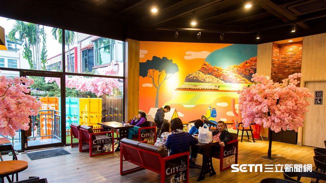 過年找不到點打卡？超商就夠熱門啦