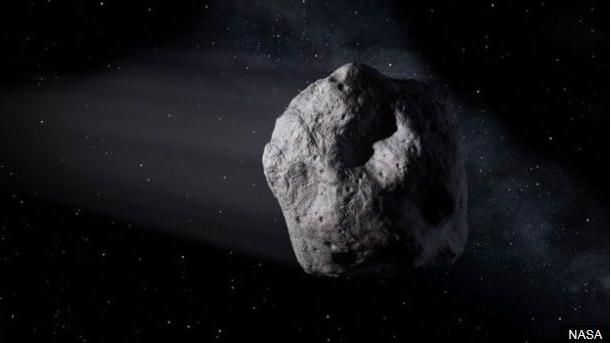 近距離掠過地球！小行星比市區公車大