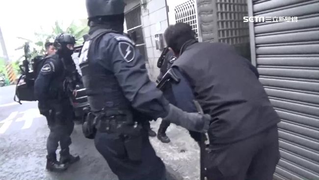鮮肉警撇孕妻　偷吃被抓暴打E奶小三