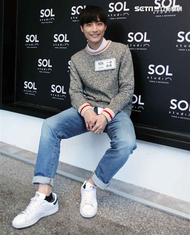 陳彥名手做地中海風味情人節套餐，搶搭暖男接班人。（記者邱榮吉/攝影）