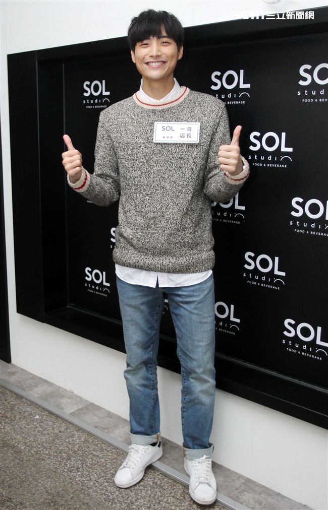 陳彥名手做地中海風味情人節套餐，搶搭暖男接班人。（記者邱榮吉/攝影）