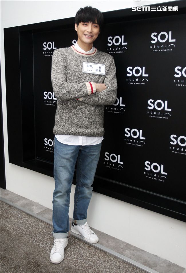 陳彥名手做地中海風味情人節套餐，搶搭暖男接班人。（記者邱榮吉/攝影）