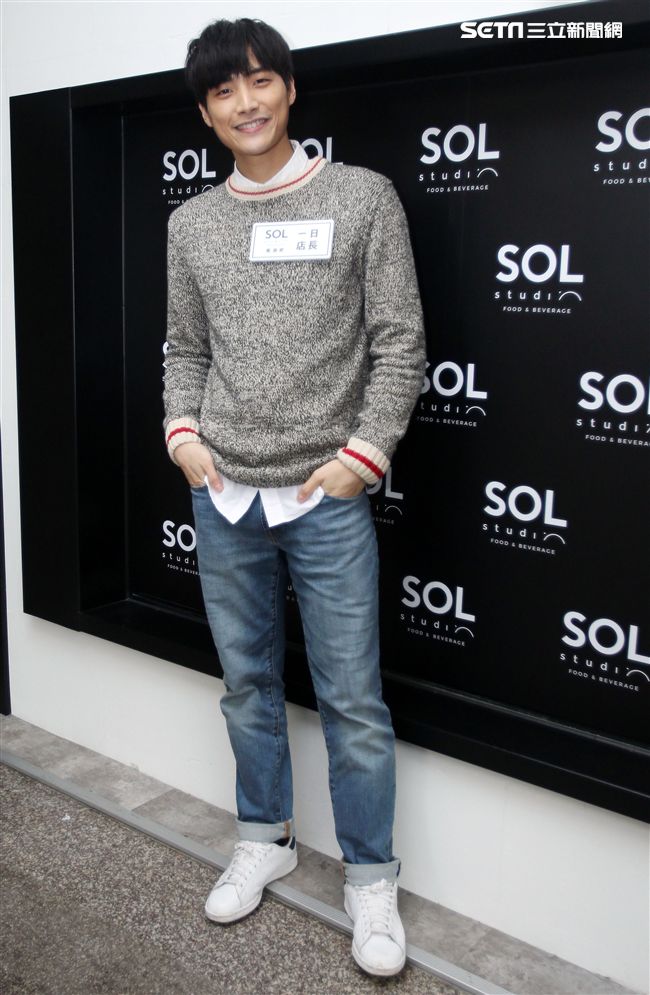 陳彥名手做地中海風味情人節套餐，搶搭暖男接班人。（記者邱榮吉/攝影）