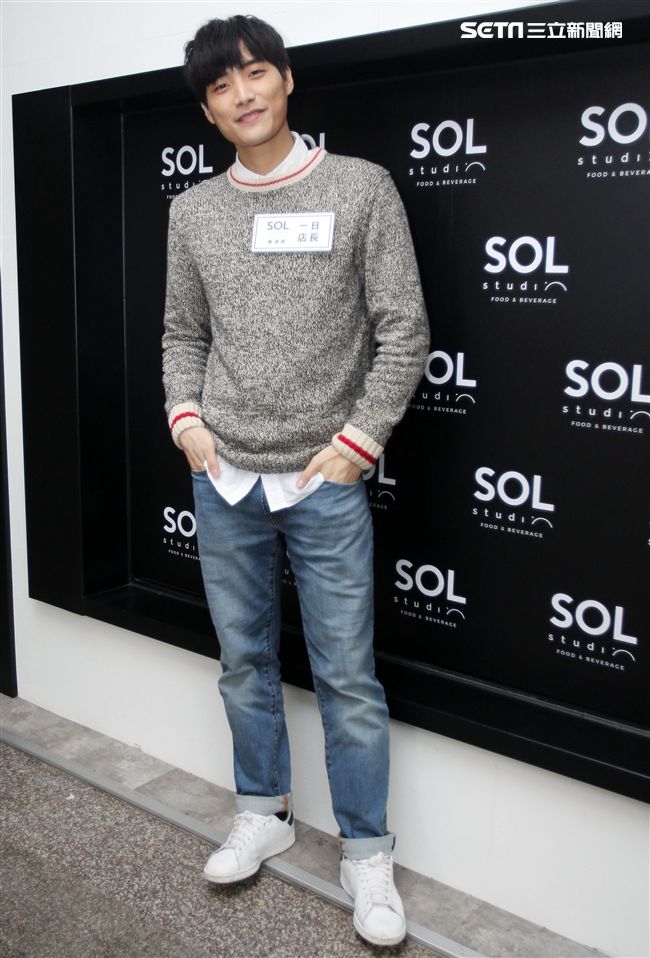 陳彥名手做地中海風味情人節套餐，搶搭暖男接班人。（記者邱榮吉/攝影）