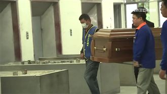 罹難陸客家屬抵台　楊麗蓉母女火化