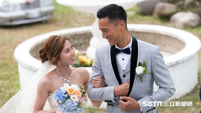 蔡黃汝披白紗　nubra竟不慎外露