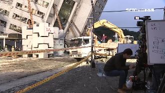 距離不到2公尺　雲翠怎拆周遭住戶憂