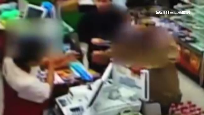 按錯密碼被鎖卡　扯男竟掌摑超商店員
