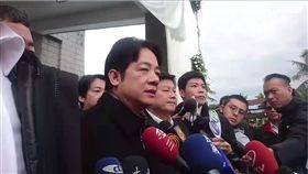 賴清德與縣長傅崐萁到殯儀館靈堂罹難者拈香／記者游承霖攝