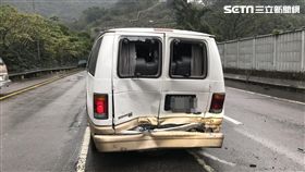 象山隧道口3車連環撞　前台大醫院院長李源德夫婦送醫＿翻攝畫面