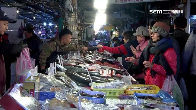 腥味鈔票遭嫌棄…魚販小孩曝悲慘童年