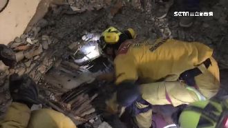 對亡者的尊重！挖到遺體改用醫療手套