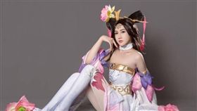 蛇精男扮貂蟬賀年(圖/翻攝自臉書)