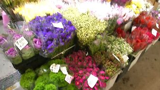 招財花束買氣旺4倍　花市年前不打烊