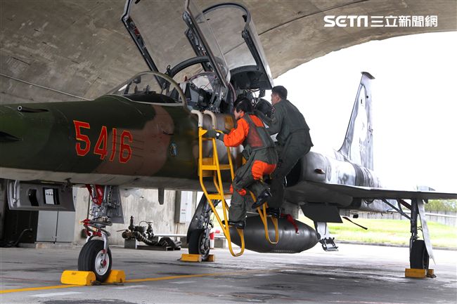 107年空軍春節加強戰備。（記者邱榮吉/攝影）