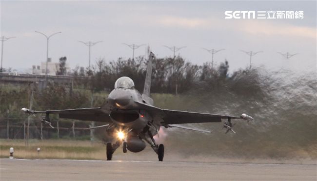 107年空軍春節加強戰備。（記者邱榮吉/攝影）