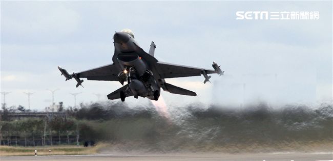 107年空軍春節加強戰備。（記者邱榮吉/攝影）