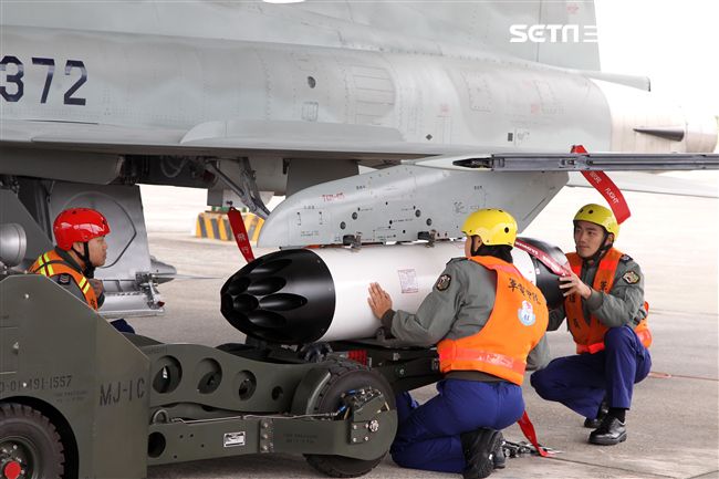 107年空軍春節加強戰備。（記者邱榮吉/攝影）