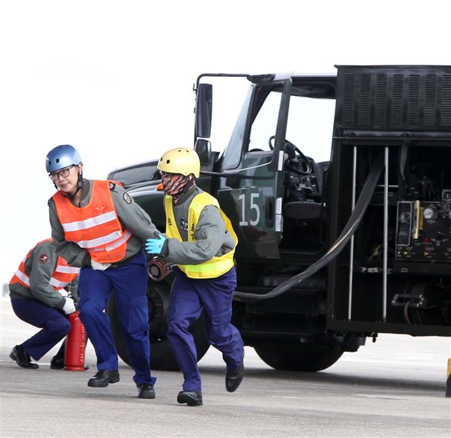 107年空軍春節加強戰備。（記者邱榮吉/攝影）