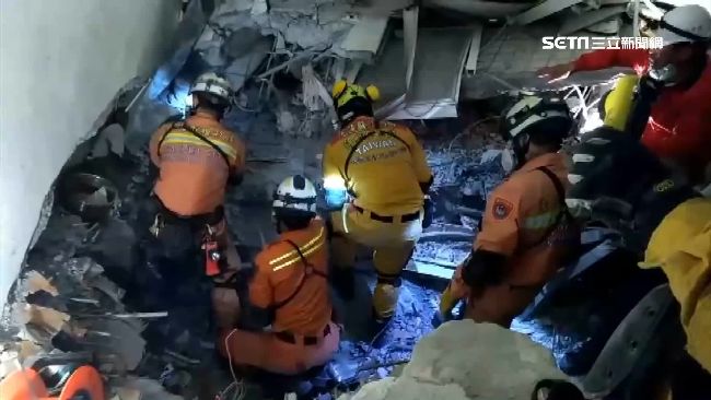 想送陸客回家！阿公級打石師穿牆開路