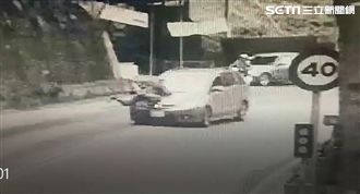 才離婚上男人車⋯夫趴引擎蓋玩命追人