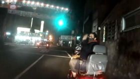 單親媽深夜弄丟兒餐錢50元　暖警「硬幣塞泥土」喊找到了
圖／翻攝自桃園市政府警察局臉書