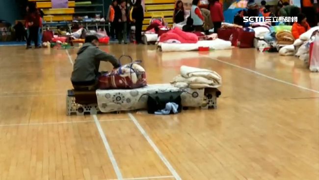 收容所小年夜關閉　災民嘆：何去何從