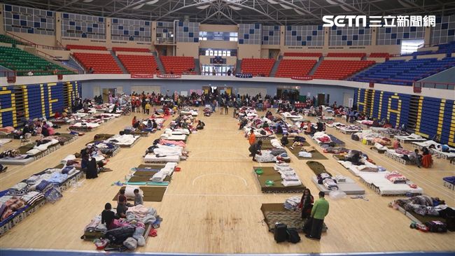 側寫／何時能回家？收容中心成避風港