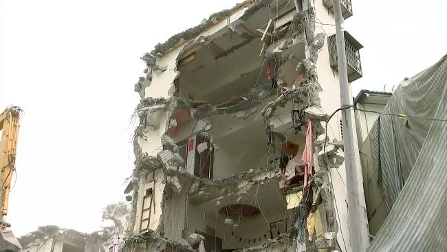 強震拆屋害無家可歸　住戶被逼不追究
