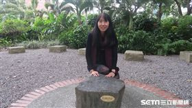 雪隧貫通石，行政院區。（記者盧素梅攝）