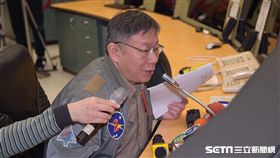 台北市長柯文哲14日上午前往交九台北捷運行控中心（北市府提供