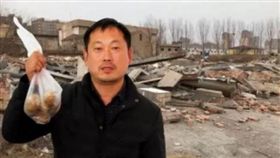 大陸,村民,何男,馬鈴薯,強拆,政府,房子,廢墟
微博